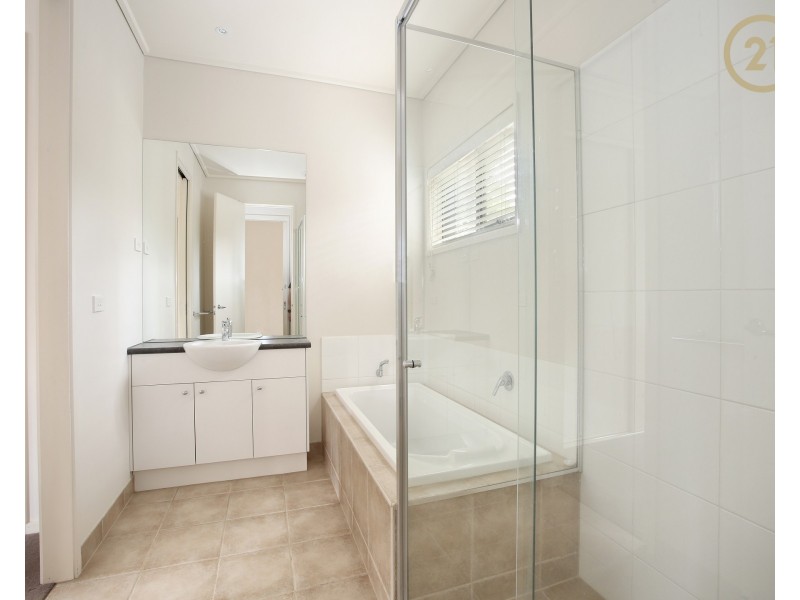 11 Greenhaven Terrace, Berwick VIC 3806