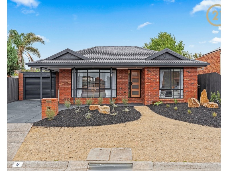8  Lupin Court, Cranbourne North VIC 3977