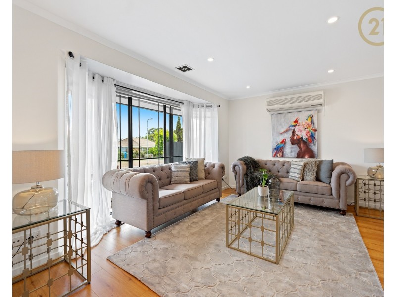 8  Lupin Court, Cranbourne North VIC 3977