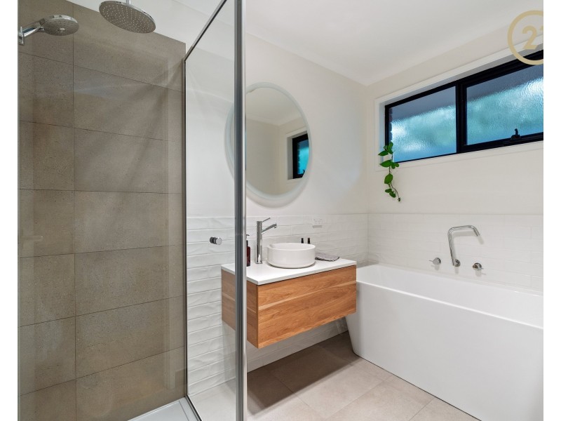 8  Lupin Court, Cranbourne North VIC 3977