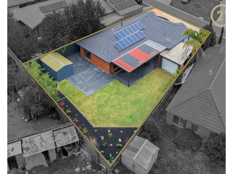 8  Lupin Court, Cranbourne North VIC 3977