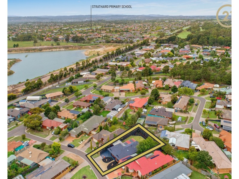 8  Lupin Court, Cranbourne North VIC 3977