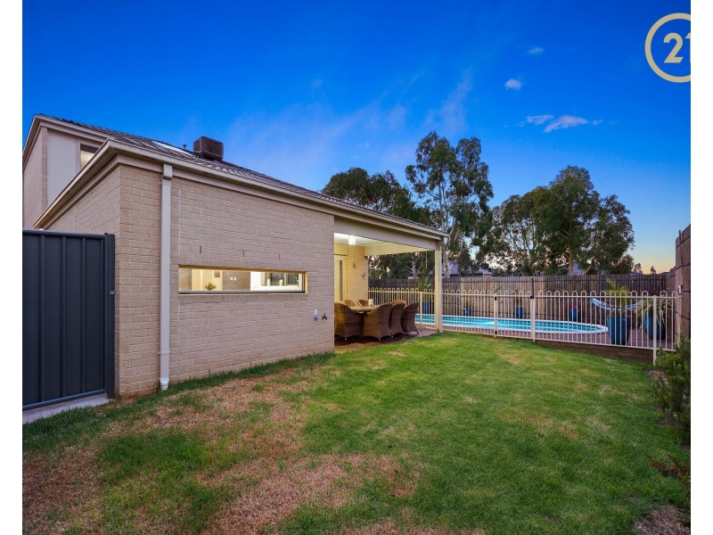 122 Alisma Boulevard, Cranbourne North VIC 3977