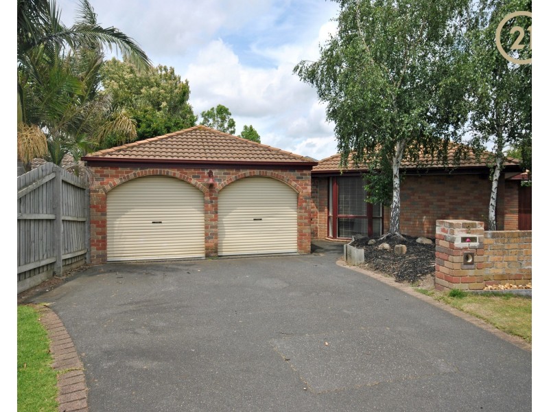 2  Cliveden Close, Narre Warren South VIC 3805
