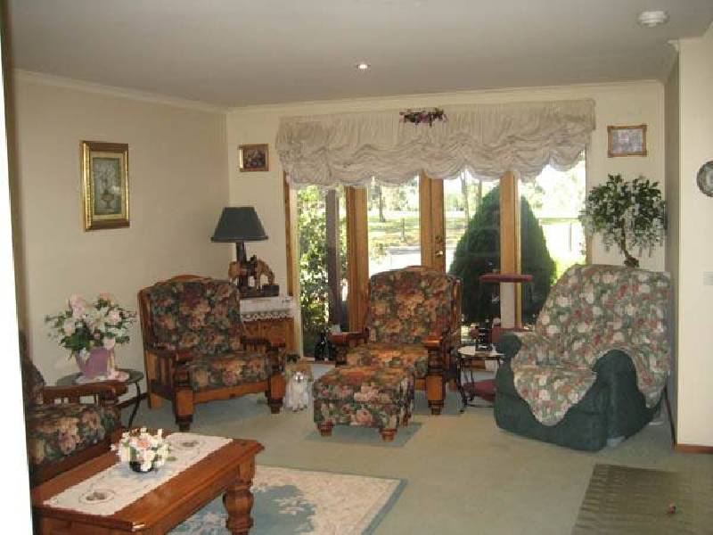 13 Tarrangower Place, Berwick VIC 3806