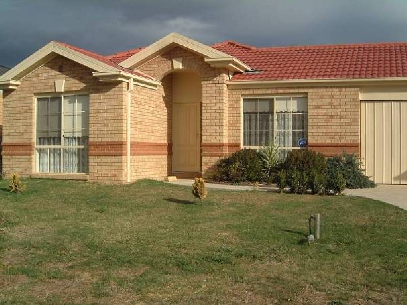 17 Clocktower Court, Berwick VIC 3806