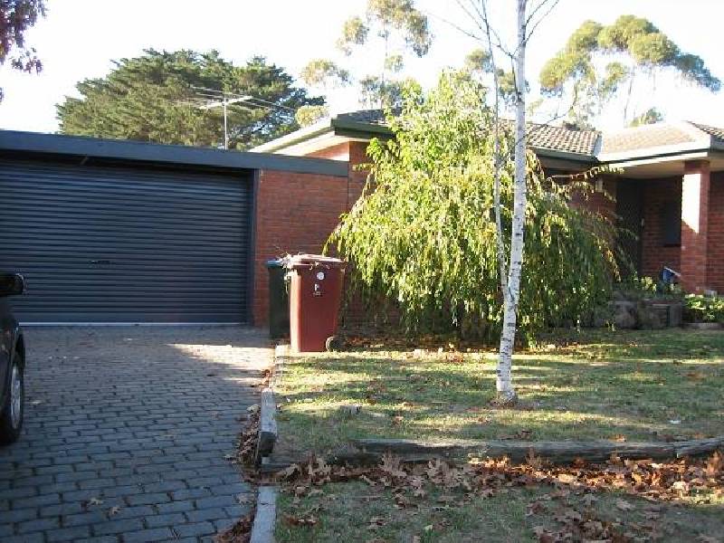 2 Yarrow Court, Berwick VIC 3806