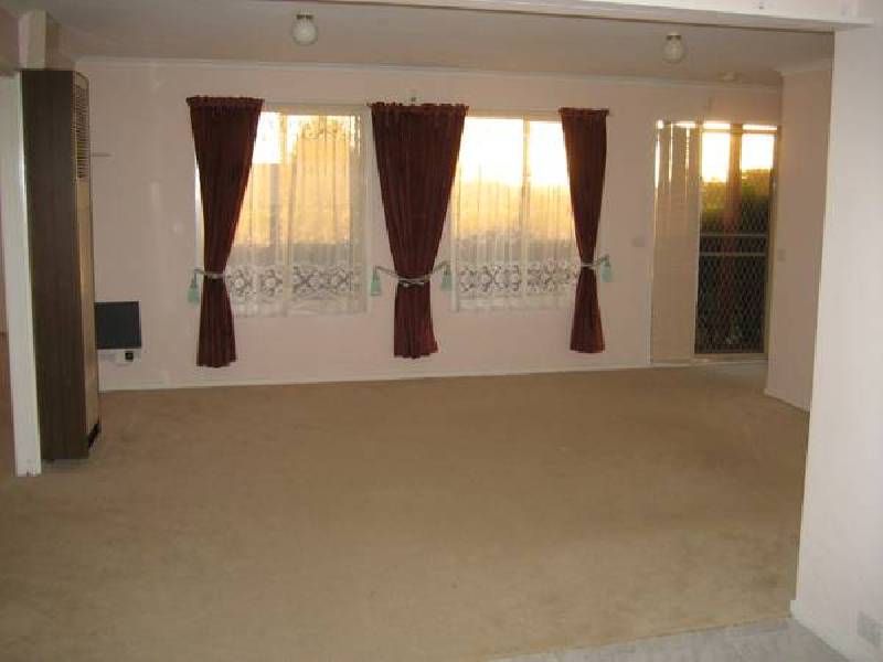 25 Lawrence Drive, Berwick VIC 3806