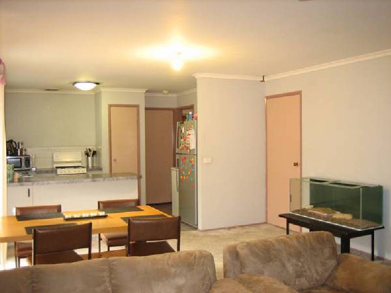 8 Cooma Court, Berwick VIC 3806