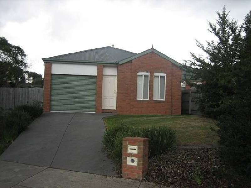 11 THE GATEWAY, Berwick VIC 3806