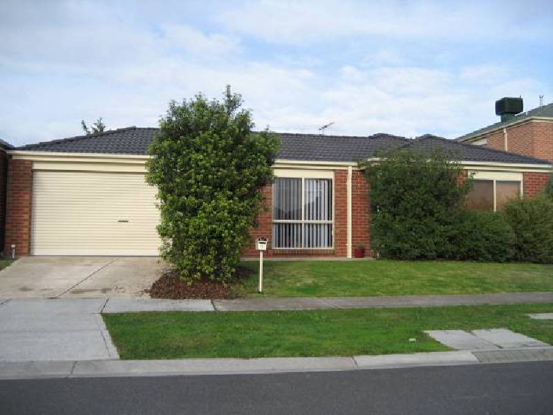 15 Bounty Way, Berwick VIC 3806