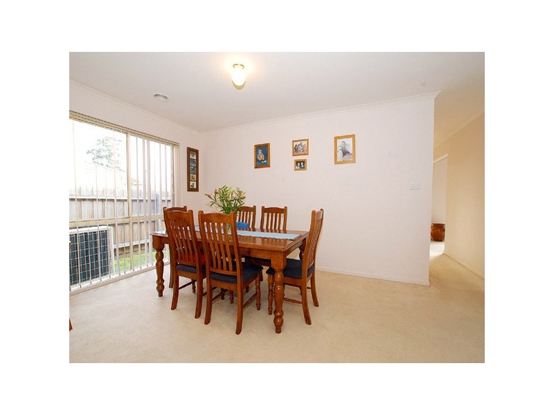 15 Bounty Way, Berwick VIC 3806