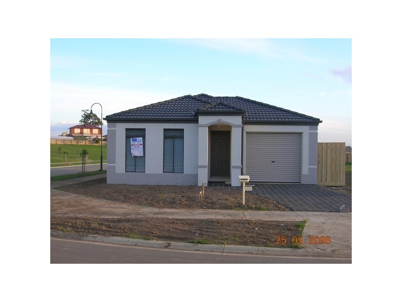 37 Melzak Way, Berwick VIC 3806