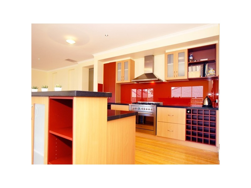 4 Mathoura Court, Berwick VIC 3806
