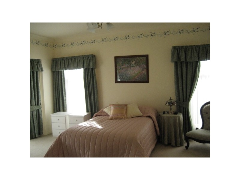 11 Terrace Gardens, Narre Warren South VIC 3805