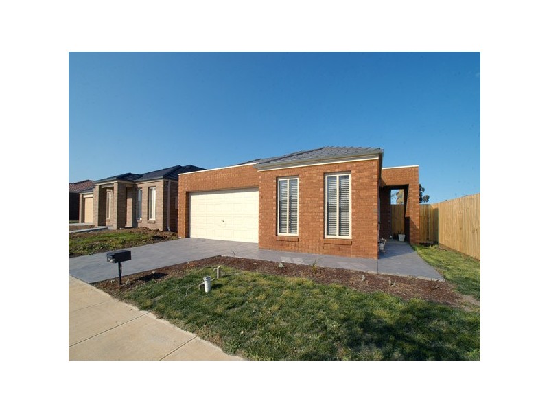 37 Stefan Drive, Berwick VIC 3806