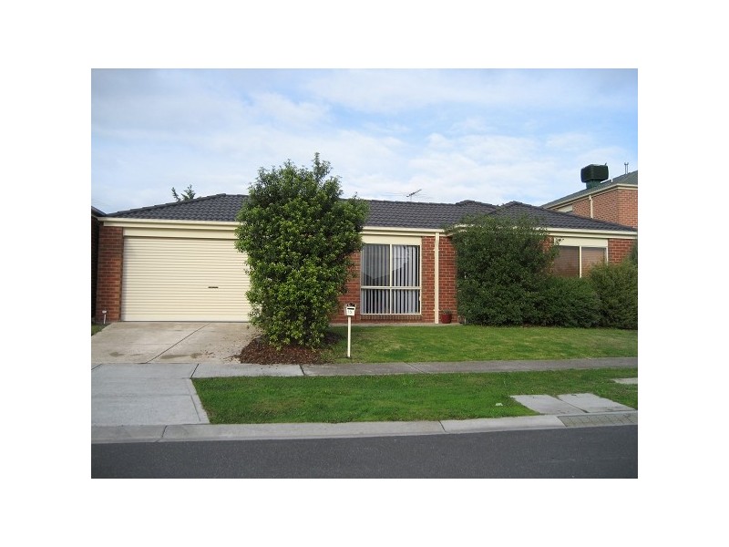15 Bounty Way, Berwick VIC 3806
