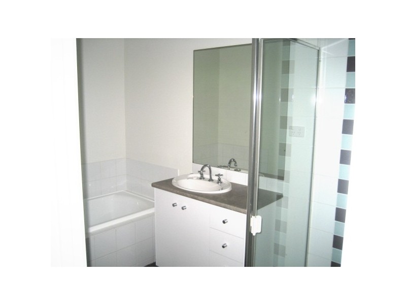 68 Golf Links Road, Berwick VIC 3806