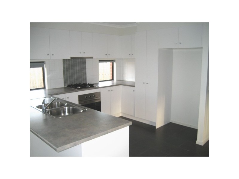 68 Golf Links Road, Berwick VIC 3806