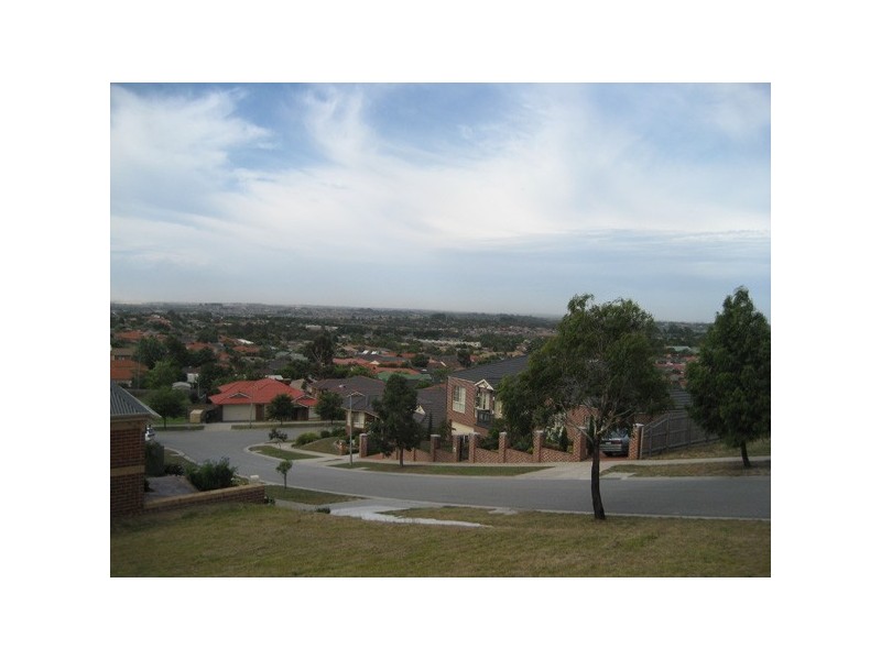 6 Otterburn Drive, Berwick VIC 3806