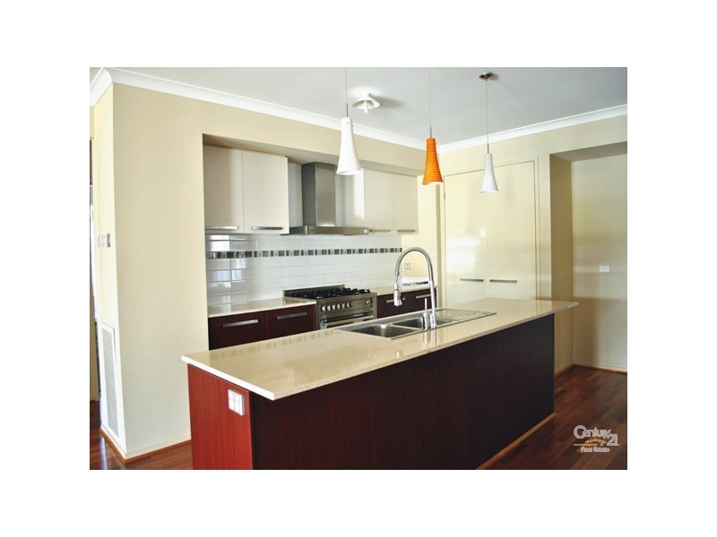 16 Manorwood Way, Berwick VIC 3806