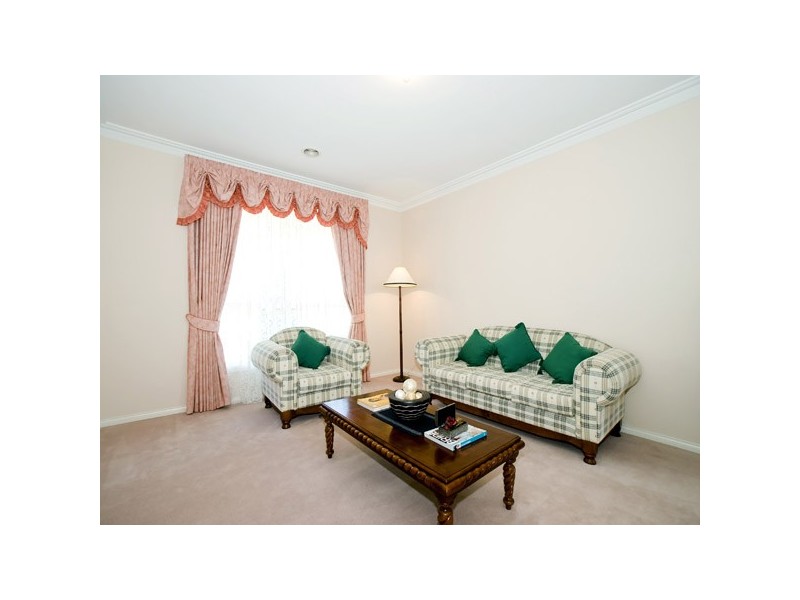 38 Cromford Crescent, Narre Warren South VIC 3805