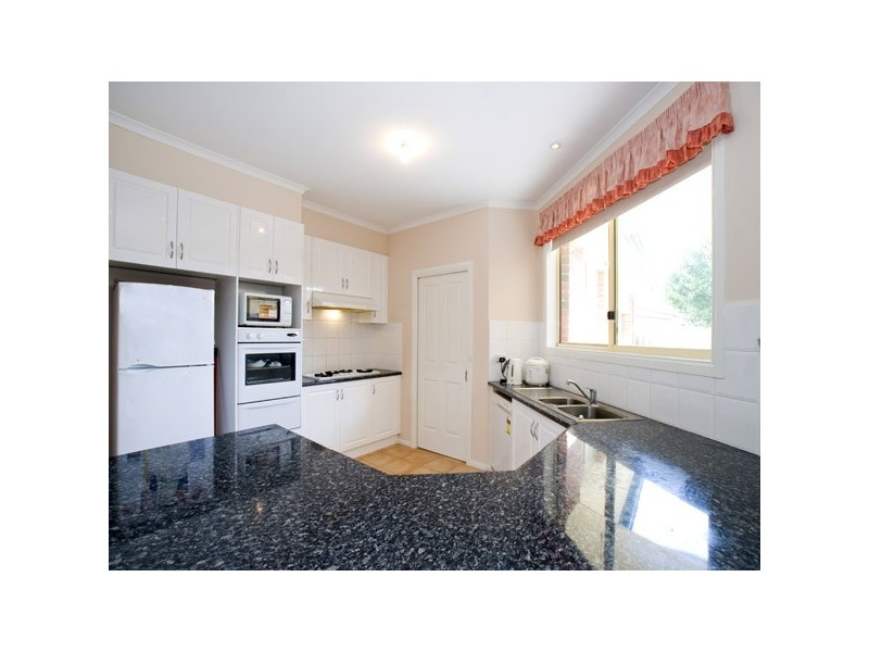 38 Cromford Crescent, Narre Warren South VIC 3805