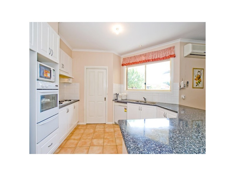 38 Cromford Crescent, Narre Warren South VIC 3805