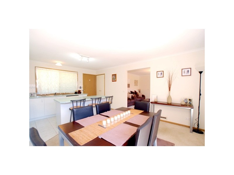 6 Adelaide Close, Berwick VIC 3806