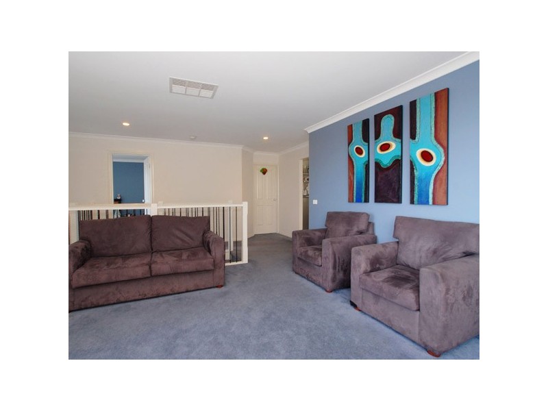 70 Bridgewater Boulevard, Berwick VIC 3806