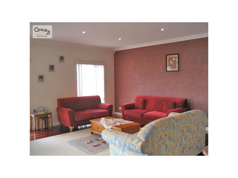 8 Wearingford Avenue, Narre Warren South VIC 3805