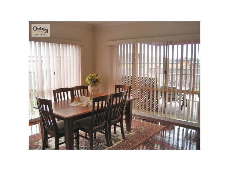 8 Wearingford Avenue, Narre Warren South VIC 3805