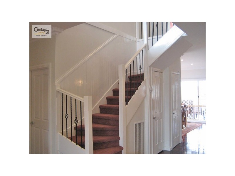 8 Wearingford Avenue, Narre Warren South VIC 3805