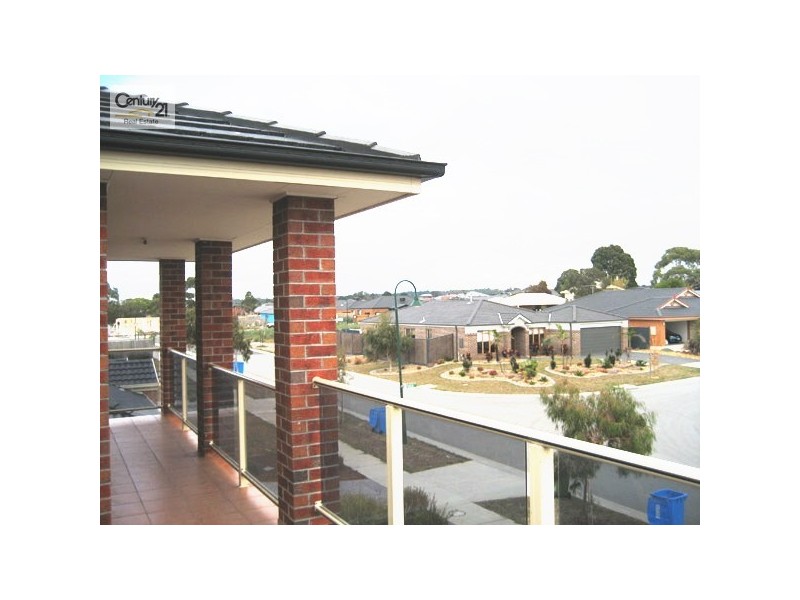 8 Wearingford Avenue, Narre Warren South VIC 3805