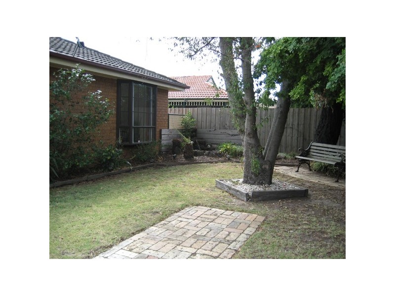 9 Ruffy Drive, Cranbourne VIC 3977