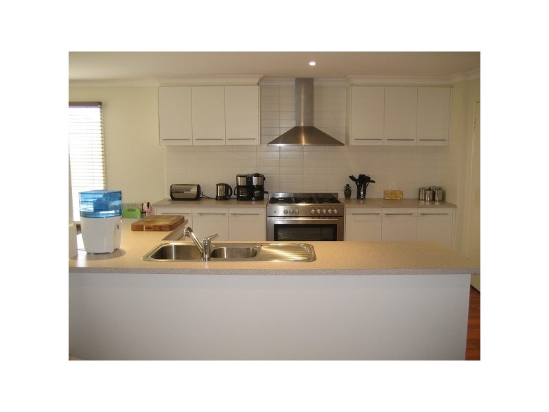 11 Lia Amie Place, Berwick VIC 3806