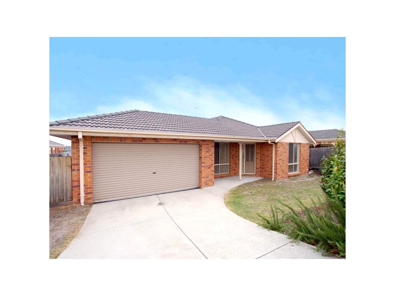 34 Earlsfield Drive, Berwick VIC 3806