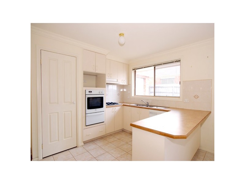 34 Earlsfield Drive, Berwick VIC 3806