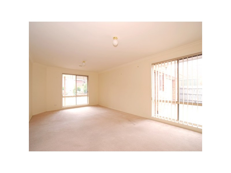 34 Earlsfield Drive, Berwick VIC 3806