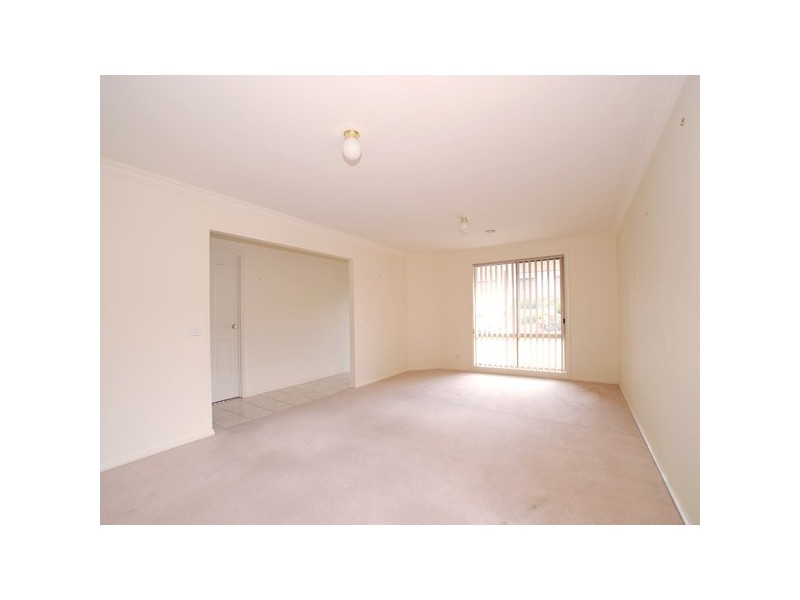 34 Earlsfield Drive, Berwick VIC 3806