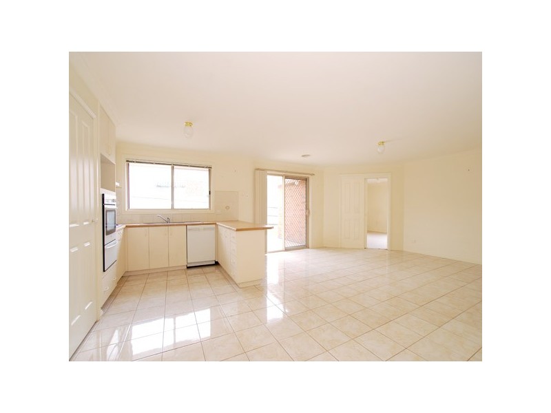 34 Earlsfield Drive, Berwick VIC 3806