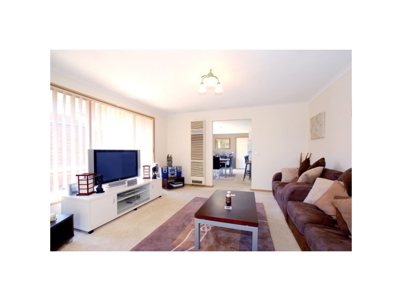 6 Adelaide Close, Berwick VIC 3806