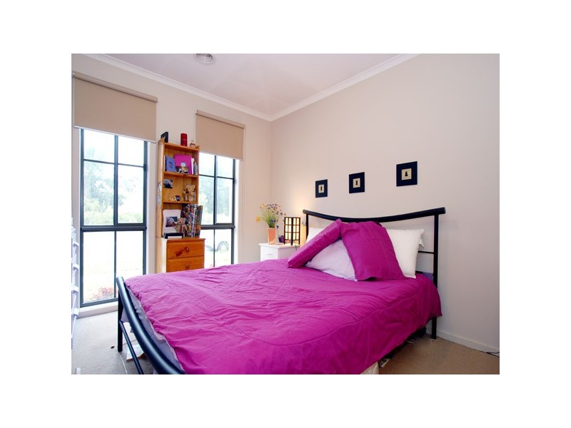 21 Melzak Way, Berwick VIC 3806