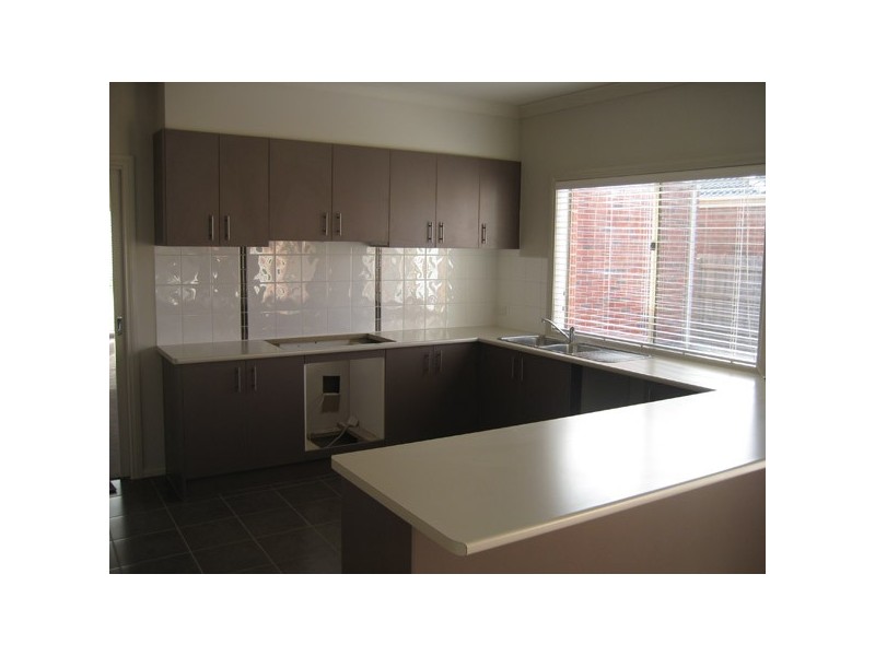 12 Glenisla Way, Berwick VIC 3806