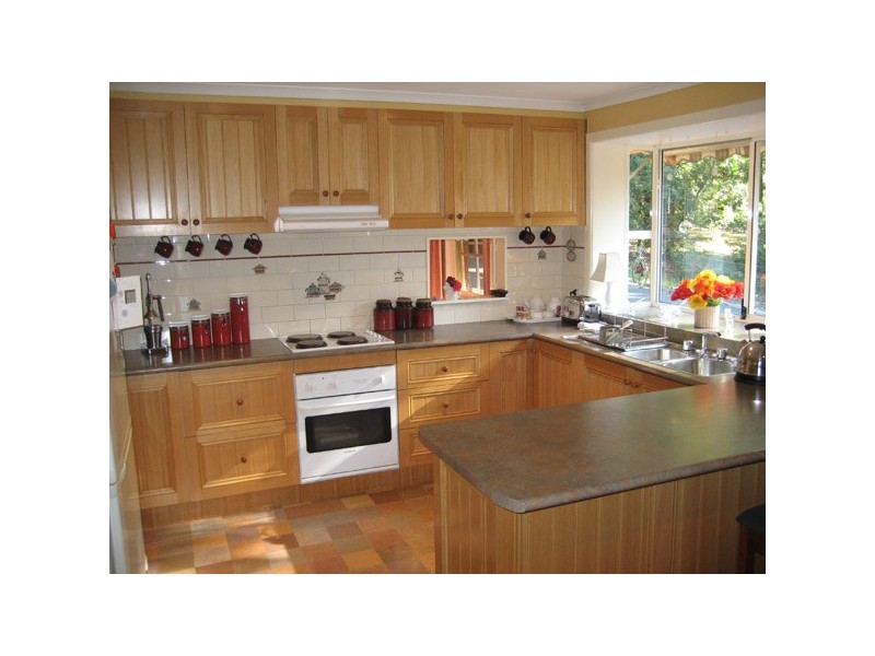 15 Paul Grove, Beaconsfield Upper VIC 3808