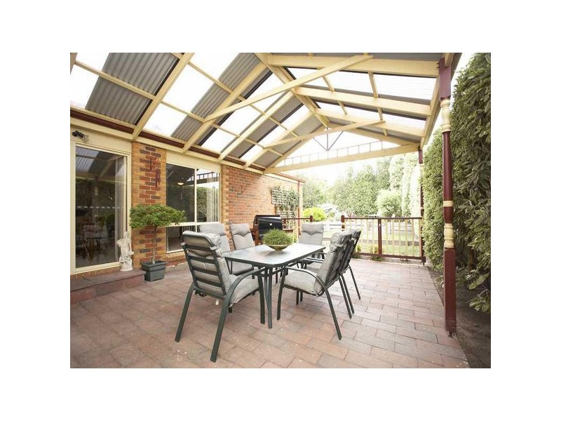 23 Jarryd Crescent, Berwick VIC 3806