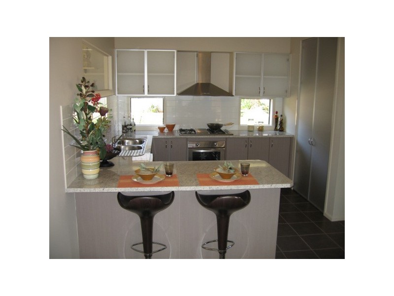 10 Fallingwater Drive, Pakenham VIC 3810