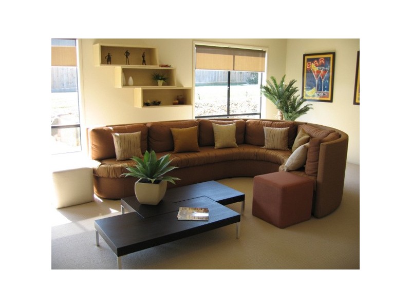 10 Fallingwater Drive, Pakenham VIC 3810