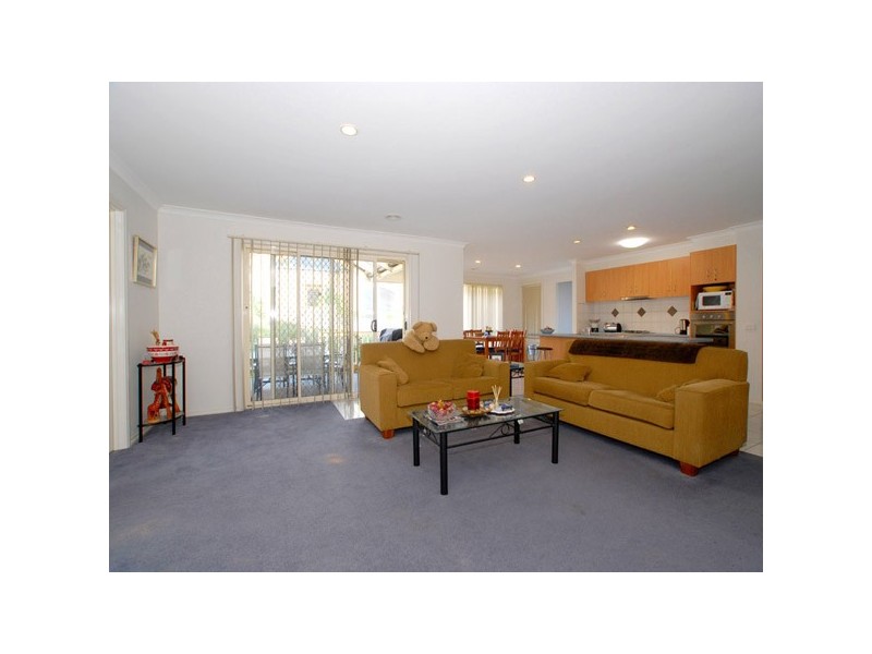 70 Bridgewater Boulevard, Berwick VIC 3806