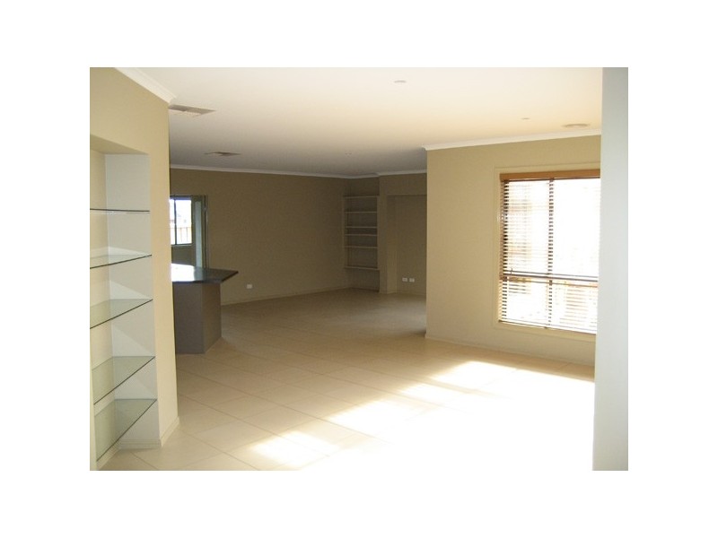 81 Skyline Way, Berwick VIC 3806